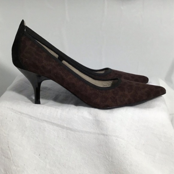 tahari dottie pumps